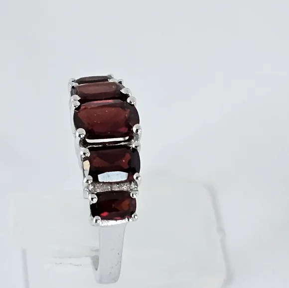 Genuine Red Garnet 5 Stone & Diamond Ring in Sterling Silver! Sz 8! - Picture 8 of 10